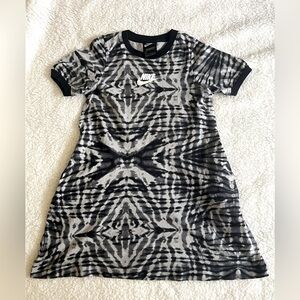 GIRLS SMALL NIKE DRESS